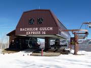 Bachelor Gulch Express - 4-persoons hogesnelheidsstoeltjeslift (koppelbaar)