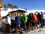 Après-ski bar in het Bergrestaurant Sareis