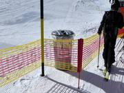 Afvalbakken in het skigebied