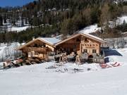 Karakteristieke hut in het skigebied van Gröden