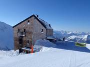Hannoverhaus midden in het skigebied