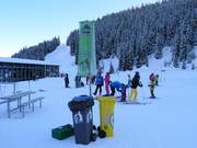 Recyclingstation in het skigebied