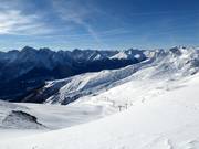 Uitzicht vanaf de Salaniva over het skigebied Scuol