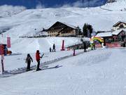 Tip voor de kleintjes  - Kinderland Salastrains van de Schweizer Skischule St. Moritz
