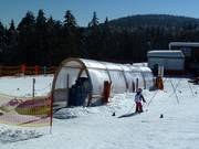 De korte transportband in het Junior Ski Zirkus