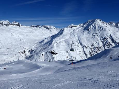 SkiArena Andermatt-Sedrun: beoordelingen van skigebieden – Beoordeling Gemsstock – Andermatt