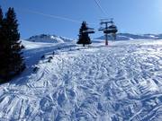 Verse sneeuwsporen bij de 8-persoons stoeltjeslift Enzian