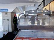 Het personeel is altijd aanwezig bij de installaties.