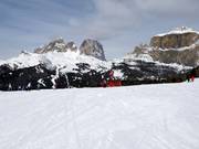 Uitzicht vanaf het Belvedere op de Col Rodella met de Langkofel