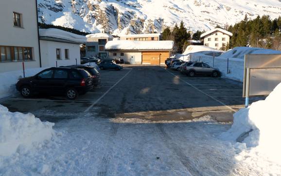 Bergell: bereikbaarheid van en parkeermogelijkheden bij de skigebieden – Bereikbaarheid, parkeren Aela – Maloja