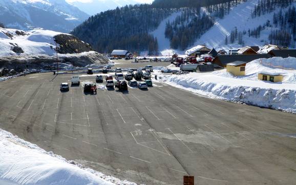 Vallée de la Tinée: bereikbaarheid van en parkeermogelijkheden bij de skigebieden – Bereikbaarheid, parkeren Auron (Saint-Etienne-de-Tinée)