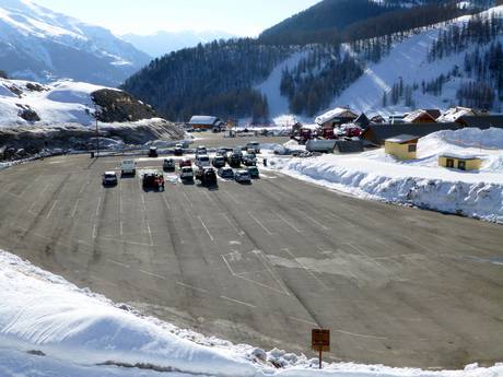 Maritieme Alpen: bereikbaarheid van en parkeermogelijkheden bij de skigebieden – Bereikbaarheid, parkeren Auron (Saint-Etienne-de-Tinée)