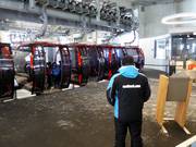 Bij het instappen is het personeel altijd aanwezig.