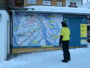 Informatiebord bij het dalstation