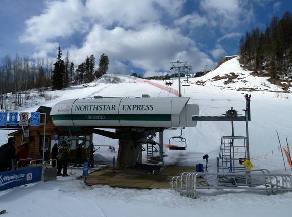 North Star Express Quad - 4-persoons hogesnelheidsstoeltjeslift (koppelbaar) North Star Express Quad - 4-persoons hogesnelheidsstoeltjeslift (koppelbaar)