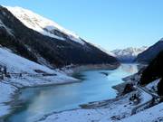 Prachtig uitzicht vanaf de weg op het Gepatsch-Stuwmeer