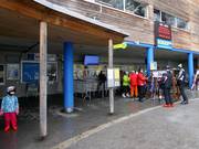 Skibus halteplaats bij het dalstation van de Kreuzjochbahn