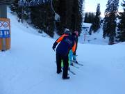 Hulp bij het instappen bij de sleeplift