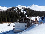 Berghotel Jochelius midden in het skigebied Nauders