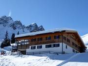 Ladurnerhütte midden in het skigebied
