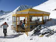 Schirmbar Dampfkess'l bij restaurant Almstüberl