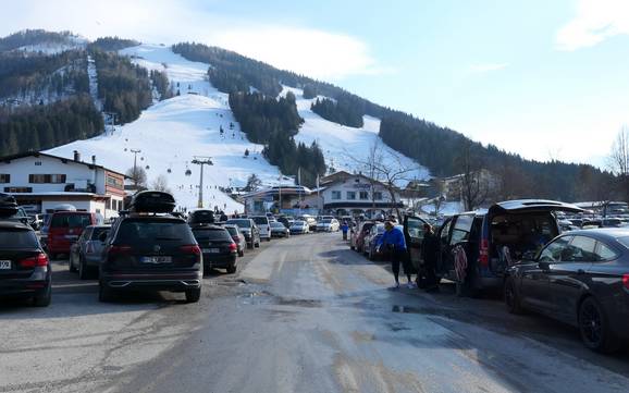 Kaisergebergte: bereikbaarheid van en parkeermogelijkheden bij de skigebieden – Bereikbaarheid, parkeren Hochkössen (Unterberghorn) – Kössen