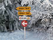 bewegwijzering naar de noord- en zuidafdaling