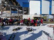 De mobiele ijsblokjesbar bij het middenstation Fernau