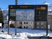 Informatiebord met actuele status bij het dalstation