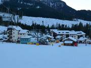 Uitzicht op de accommodaties aan de Karersee