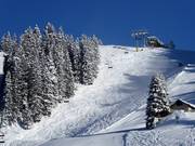 Diepsneeuwsporen onder de Sonnalmbahn