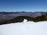Brede pistes en een prachtig panorama bij de Jordan Bowl