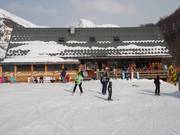 Restaurant bij het dalstation van de Moulin Express in Saint Sorlin