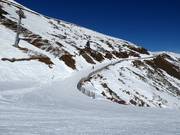 Makkelijk sleepad in het skigebied