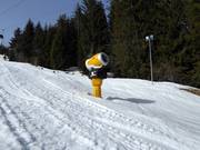 Sneeuwkanon in het skigebied van Laax