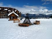 Vuurplaats met banken