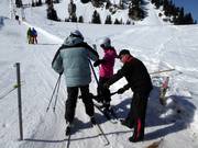 Bij de meeste sleepliften en schotelliften worden de beugels aangereikt.