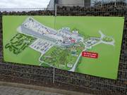 Pistekaart bij de ingang van de skihal