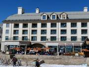 8100 Mountainside Bar & Grill in het Park Hyatt Beaver Creek
