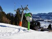 Krachtige sneeuwkanon bij de Stuibeneckbahn