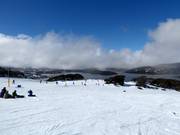 Drover's Dream met uitzicht op het Rocky Valley-stuwmeer