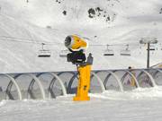 Krachtige sneeuwkanon in het skigebied The Remarkables