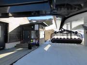 Het dalstation wordt door het personeel bewaakt.