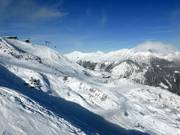 Uitzicht over het bovenste gedeelte van het skigebied