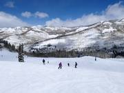 Gemakkelijke piste bij de stoeltjeslift Moonbeam Express