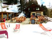 Bergrestaurant Le Grizzly bij het bergstation van de Korblift Pinatelle