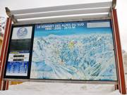 Pistekaart bij het dalstation van de gondelbaan Mercantour