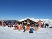 Ligstoelen bij Le Quartier d'Hiver