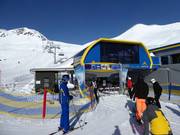 Arrezjochbahn - 6-persoons hogesnelheidsstoeltjeslift (koppelbaar) met kap