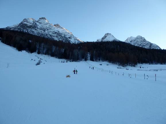 Lichte en brede piste in Tarasp